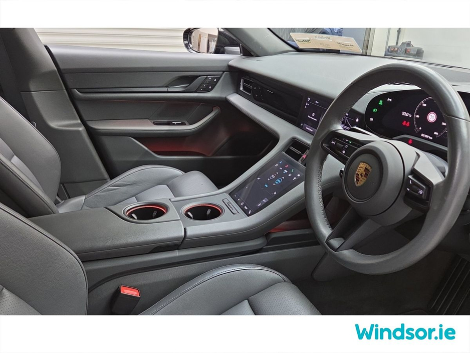 2022 Porsche Taycan Cross Turismo 476BHP Overboost 93.4 kWh €59,995