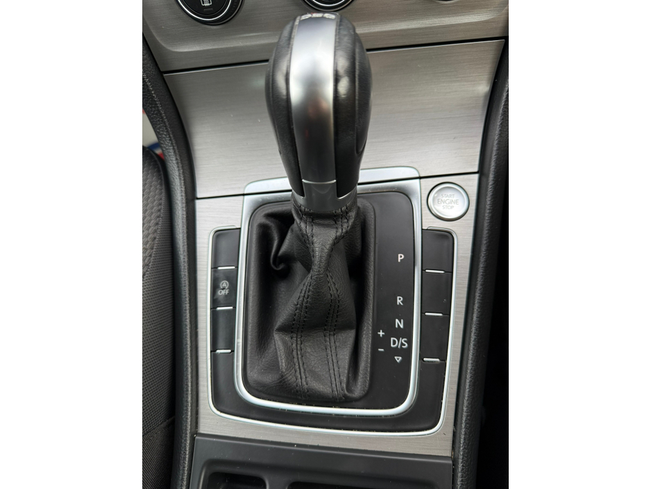 2016 Volkswagen Golf  €14,890