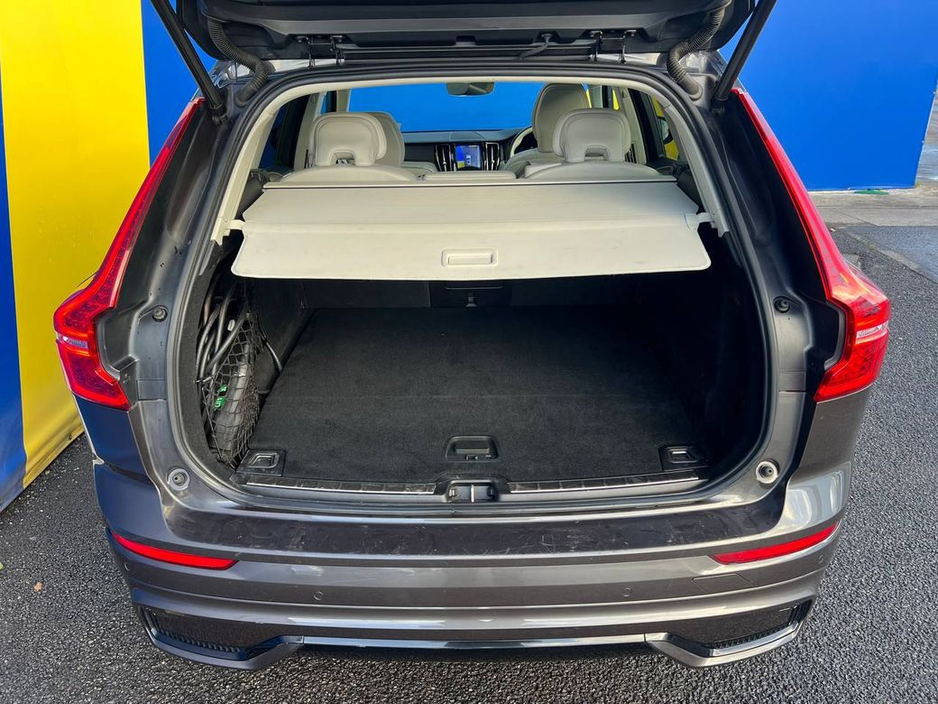 2023 Volvo XC60 T6 PLUS DARK AWD 2.0 HYBRID * HIGH SPEC * // PANORAMIC SUNROOF // LEATHER HEATED SEATS // 360 PARKING CAMERAS €39,950