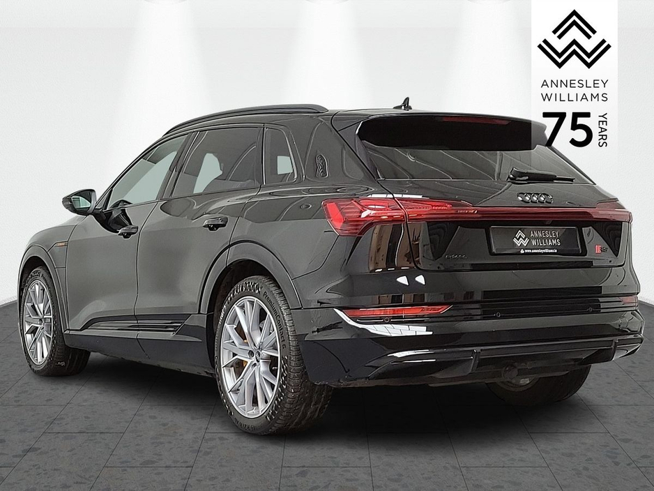 2022 Audi e-tron 55 quattro S Line €41,950
