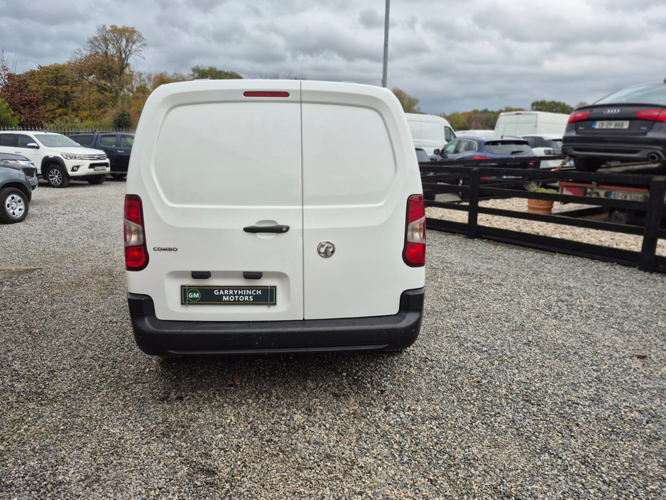 2021 Opel Combo Van L2H1 Spec fully plylined in rear with side loding door and double opening rear doors new CRVT test trade in wanted €12,750