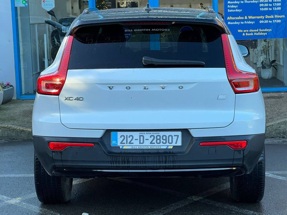 2021 Volvo XC40 R-DESIGN T4 1.5 RECHARGE PHEV // TILT & SLIDE PAN ROOF // 19" R-DESIGN ALLOYS // FULL SERVICE HISTORY €25,950