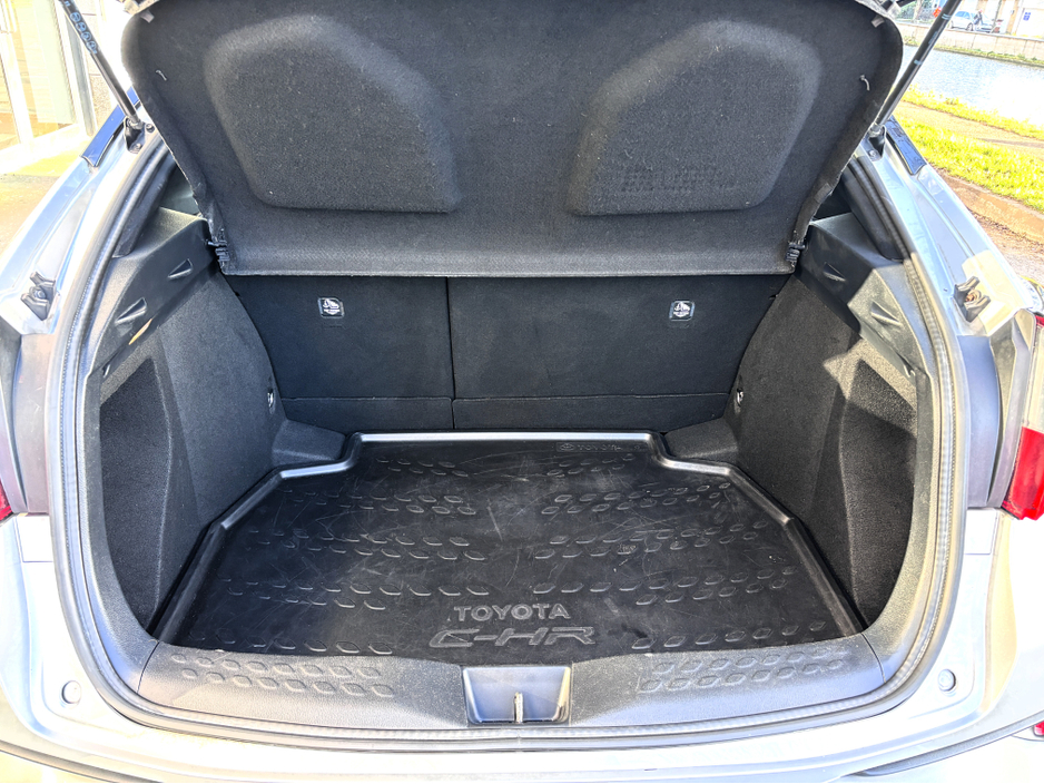 2017 Toyota C-HR 1.2T LUNA 4DR €16,950