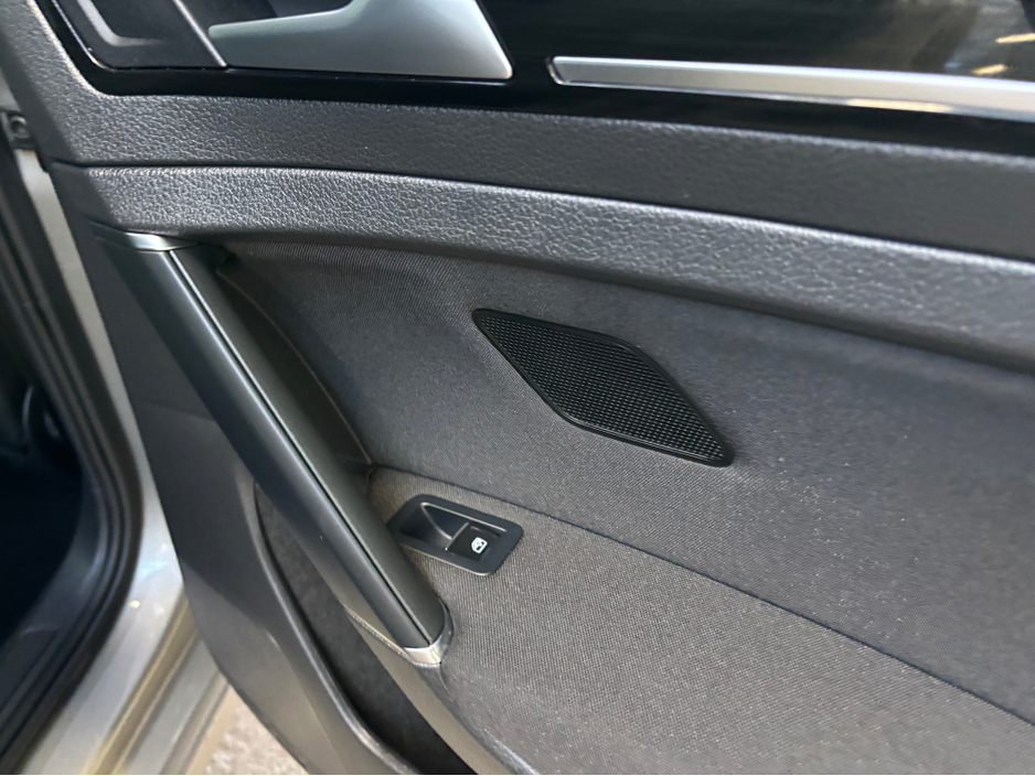 2018 Volkswagen Golf Automatic DSG  Bluemotion Hiline only 34000 kms €19,499