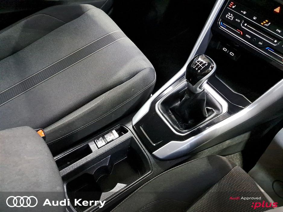 2023 Volkswagen T-Roc 2.0TDI 116HP LIFE €31,950