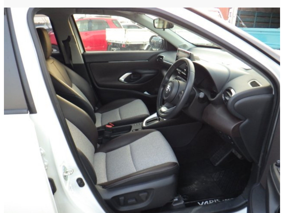 2021 Toyota Yaris Cross 1.5 Hybrid CVT Luna Sport €26,500