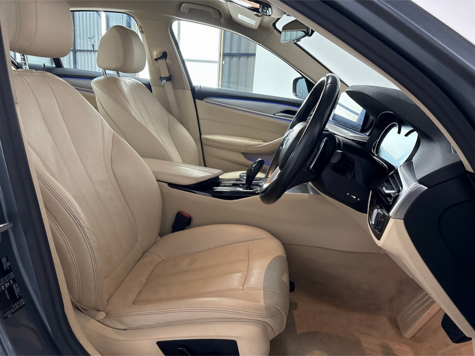 2017 BMW 5 Series SE**MULTIFUNCTIONAL STEERING WHEEL**TOUCH SCREEN MEDIA DISPLAY**PARKING SENSORS**DRIVE MODES**BLUETOOTH**KEYLESS START**FRONT HEATED SEATS**CREAM LEATHER INTERIOR**AMBIENT LIGHTING** €21,995