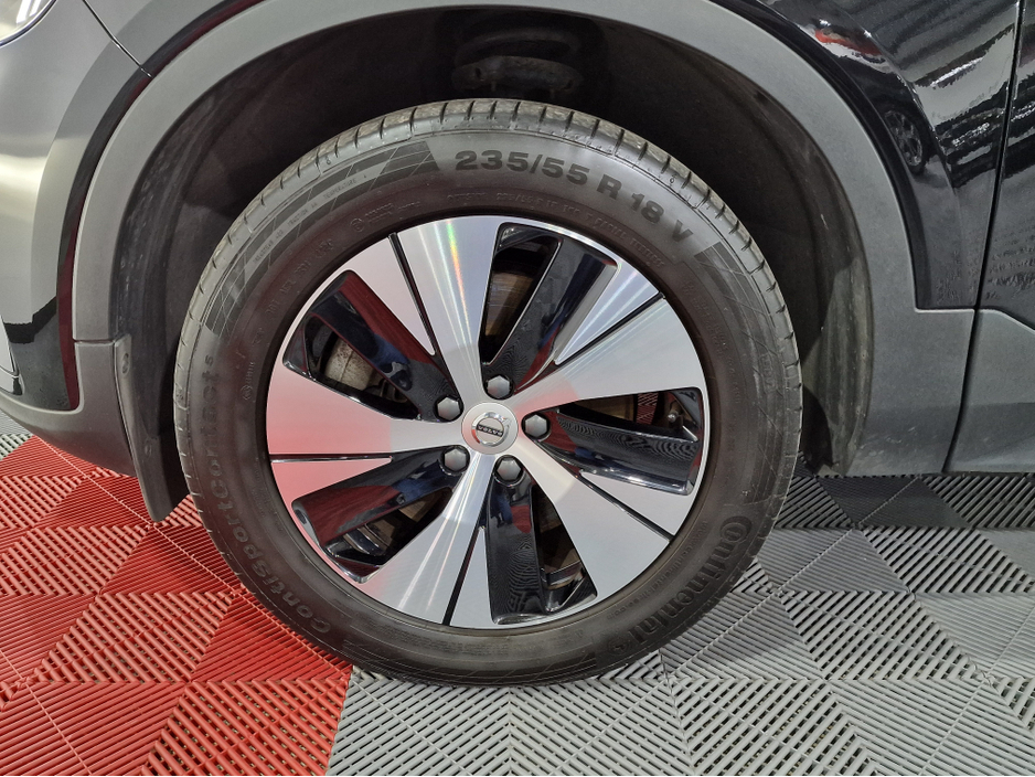 2022 Volvo XC40 T4 PLUS DARK RECHARGE AUTOMATIC **ONE OWNER / APPLE CARPLAY / BLIND SPOT ASSIST / ELECTRIC BOOTLID / HEATED FRONT & REAR SEATS / HEATED STEERING WHEEL / REVERSE CAMERA / WIRELESS PHONE CHARGING** €34,900