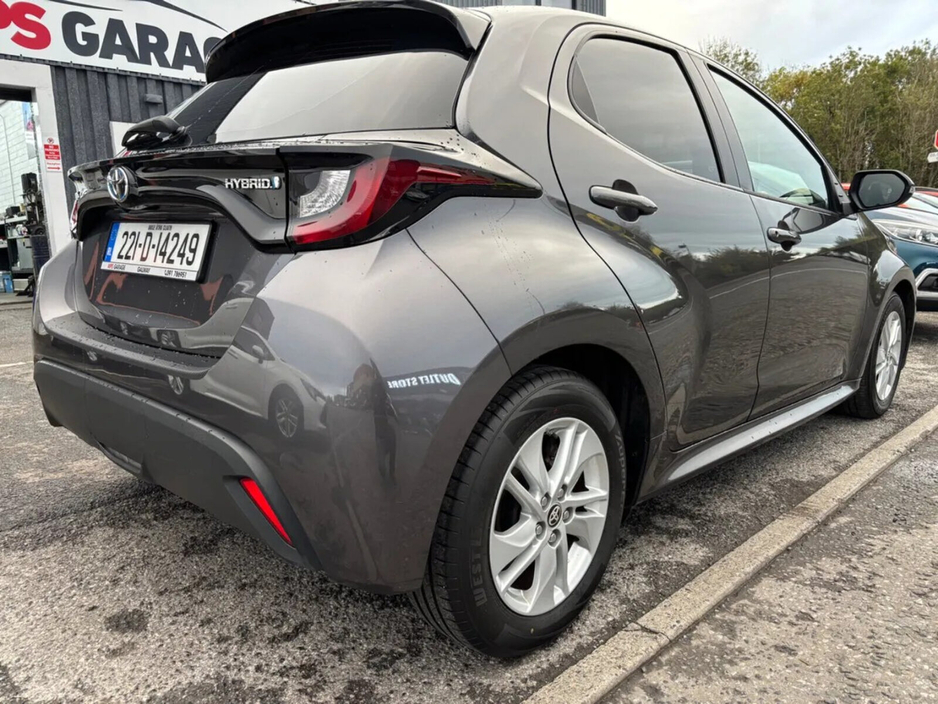 2022 Toyota Yaris 1.5 Hybrid 5Dr Luna €16,000