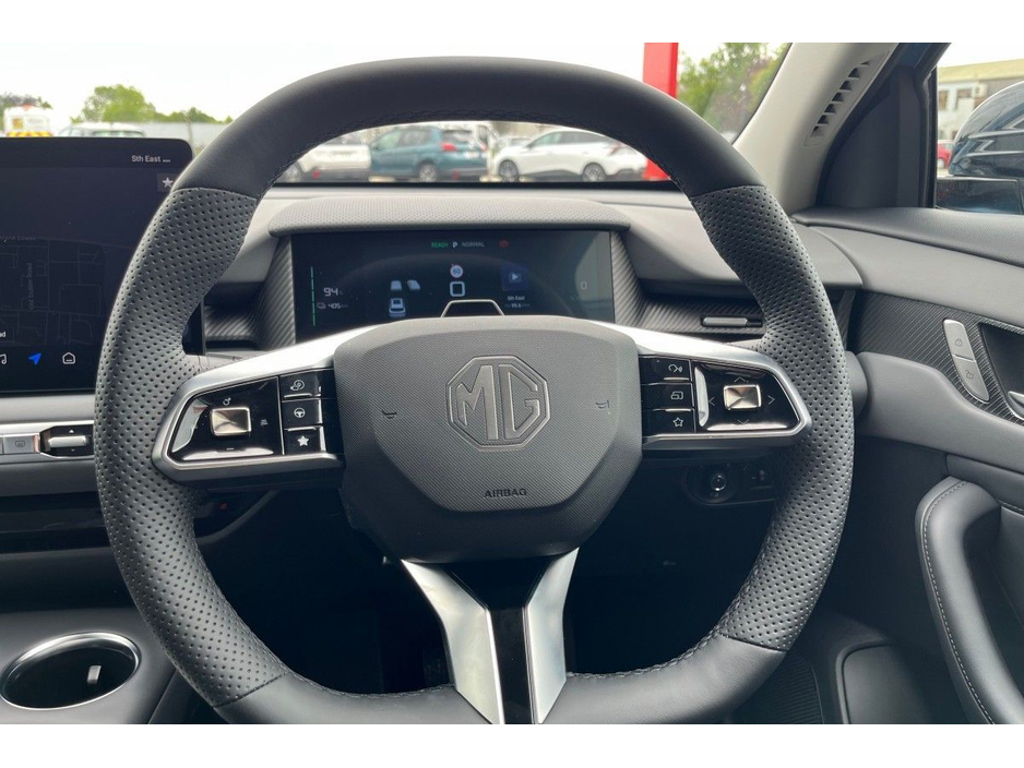 2025 MG MGS5 MGS5 EV LR - EXCLUSIVE 5DR AUT €31,945