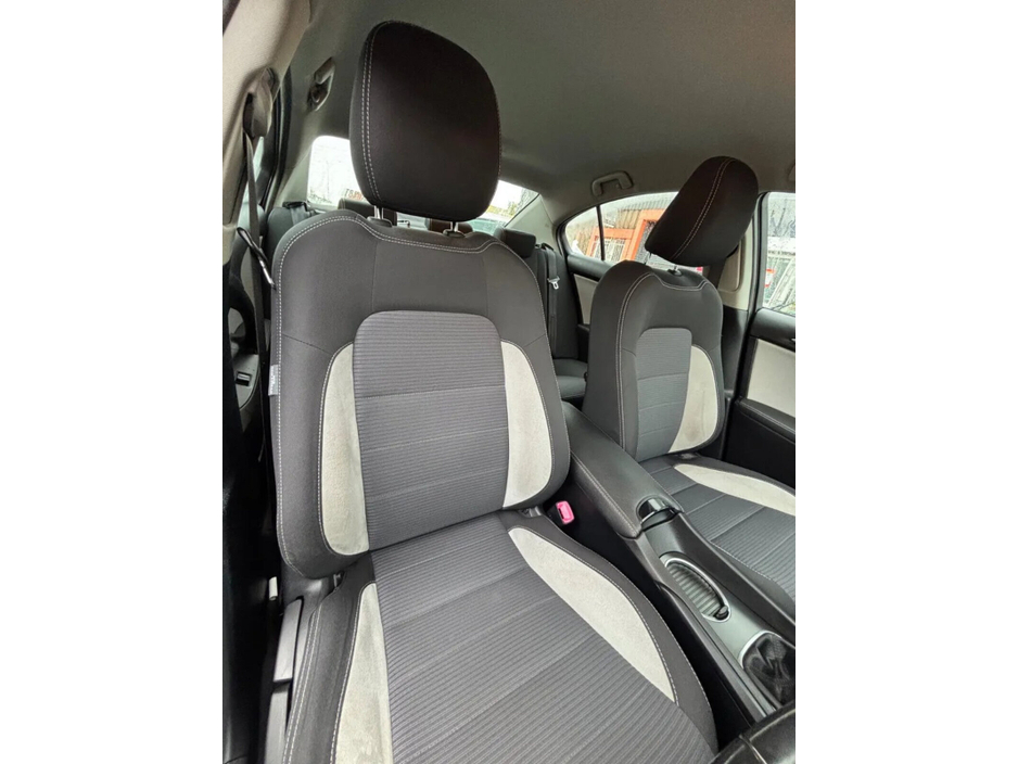 2017 Toyota Avensis 1.6 D-4D Luna Navi Saloon €11,500