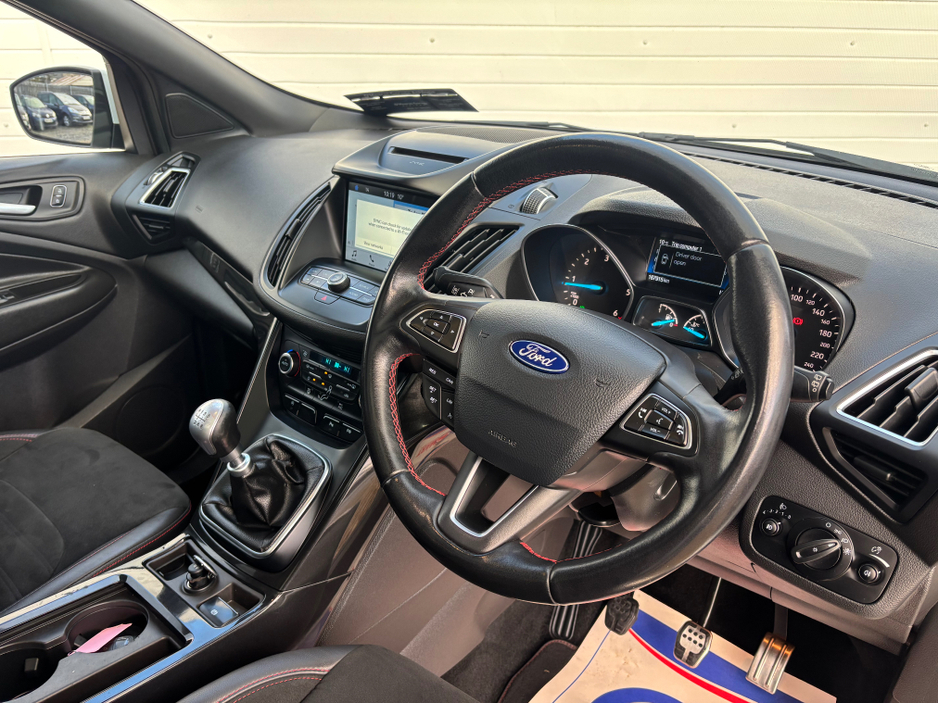 2018 Ford Kuga 1.5 TDCI 120PS ST-LINE - Sunroof