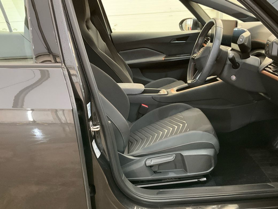 2023 Cupra Born 58KWH * AS NEW CAR * // VERY LOW MILEAGE // 360 SURROUND PARKING CAMERAS // DIGITAL CLUSTER €23,900