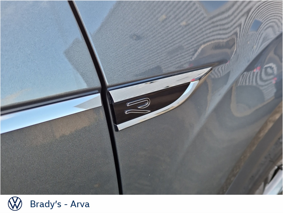 2025 Volkswagen T-Roc R-LINE 75 2.0 TDI 116BHP M6F €38,950