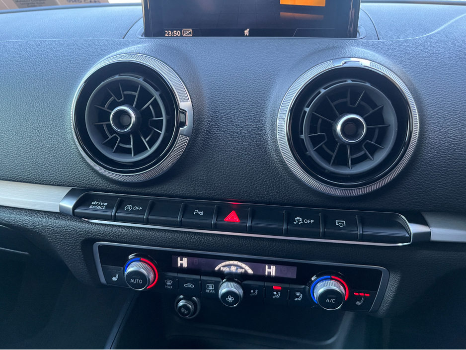 2020 Audi A3 S-LINE HATCHBACK AUTOMATIC 1.4 PETROL //ONLY 5653 MILES//HIGH SPEC//HEATED HALF LEATHER SEATS//KEYLESS ENTRY//REVERSE CAMERA//BLIND SPOT WARNING//CARPLAY// €25,950