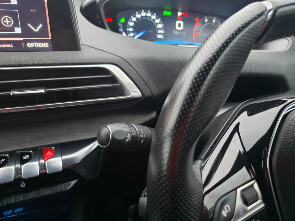 2017 Peugeot 5008 ( 172 REG ) 7 SEATER - DIGITAL DASH - CAMERA - ALLOYS - CARPLAY ANDROID AUTO EU RADIO PEARL WHITE €24,950