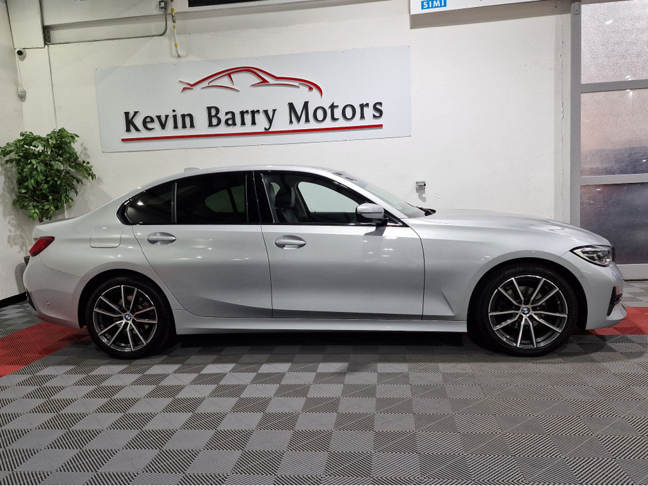2019 BMW 3 Series 320D G20 SPORT AUTOMATIC **ORIGINAL IRISH CAR / LOW MILEAGE / 18" ALLOYS / APPLE CARPLAY / CRUISE CONTROL / FULL BLACK LEATHER / HEATED SEATS / SAT NAV / REVERSE CAMERA / FULL BMW SERVICE RECORD** €27,900
