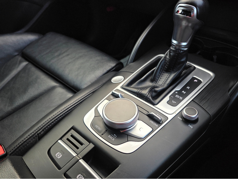 2017 Audi A3 1.4 LEATHER LEATHER SEATS / VIRTUAL COCKPIT - SMARTPHONE INTERFACE- SATNAV - VIRTUAL COCKPIT - NAVIGATION REVERSING CAMERA - PARKING SENSORS €18,750