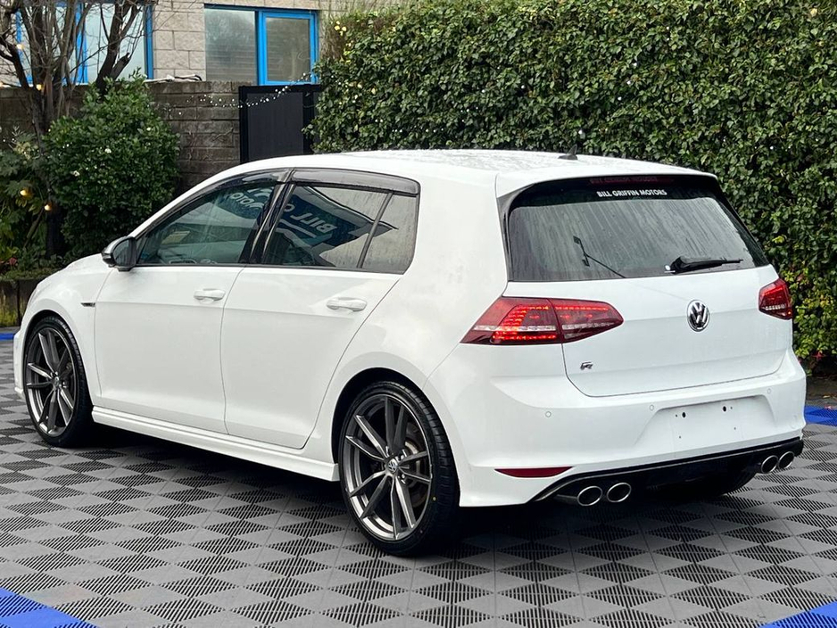 2014 Volkswagen Golf R 4MOTION 2.0 TSI // NEW PRETORIA ALLOYS // LEATHER INTERIOR // REVERSE CAMERA €24,900