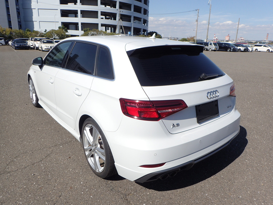2018 Audi A3 1.4 TFSI S LINE BLACK EDITION PETROL AUTOMATIC // VIRTUAL DASH // HALF LEATHER // PARK ASSIST W/ REVERSING CAMERA // FACTORY BLACK EDITION // FLAT BOTTOM STEERING WHEEL // UPGRADED AUDI SPORT ALLOYS €21,950