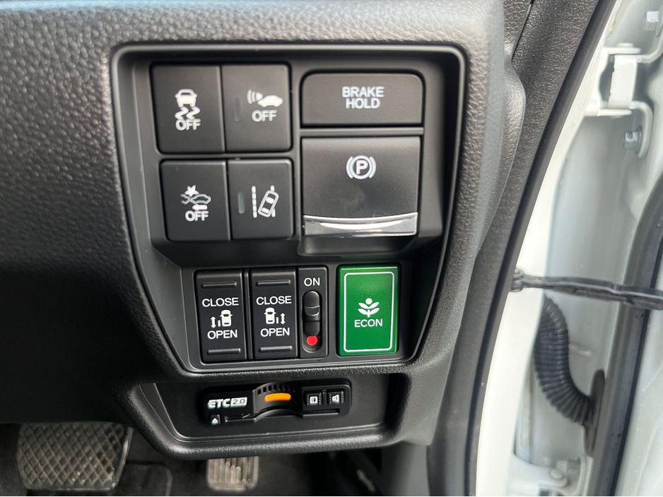 2019 Honda Odyssey 8 SEATER ABSOLUTE AUTOMATIC HYBRID 2.0 PETROL //KEYLESS ENTRY//REVERSE CAMERA//ADAPTIVE CRUISE CONTROL//ELECTRIC DRIVERS SEAT// €29,950