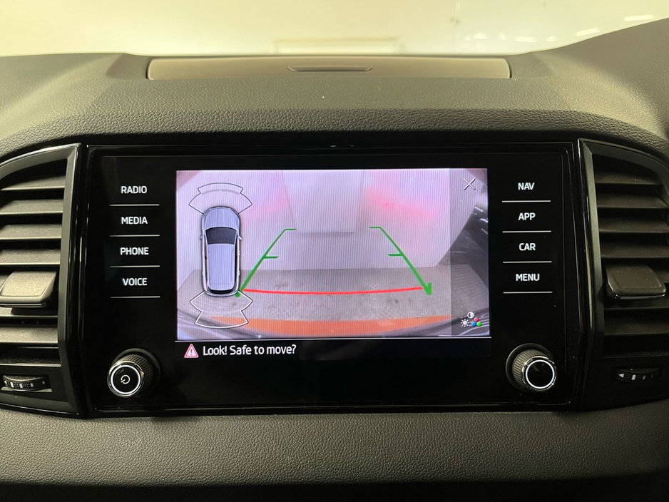 2023 Skoda Karoq Sportline DSG 2.0TDI 115BHP - Reversing Camera - Climate Control - Heated Seats - Cruise Control - Apple CarPlay/Android Auto