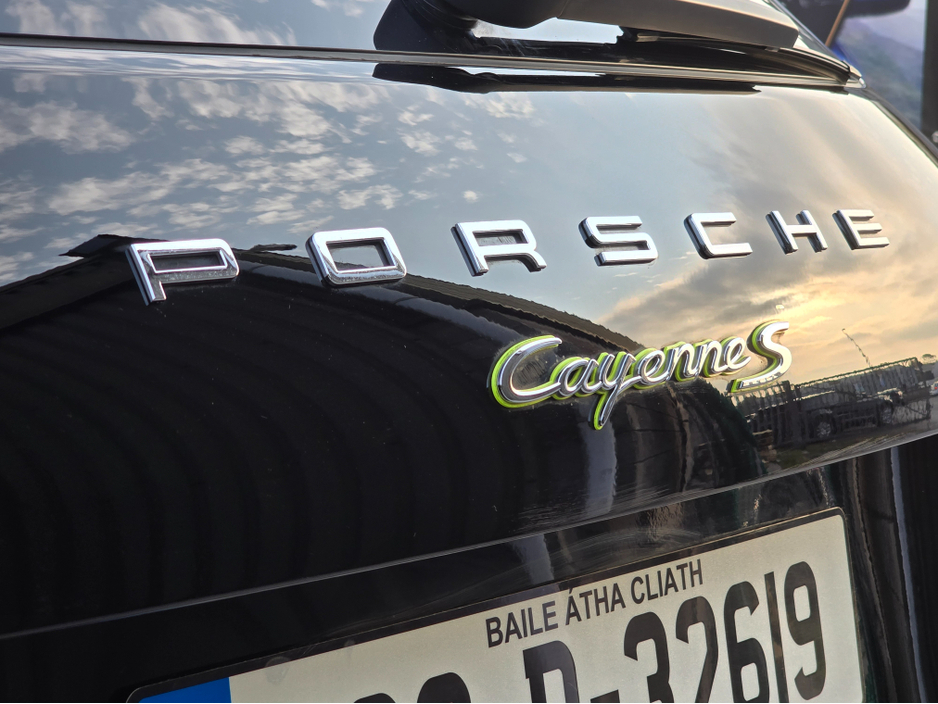 2016 Porsche Cayenne V6 HYBRID 16 5DR A AUTO CAYNNE S  416BHP IMMACULATE €34,950