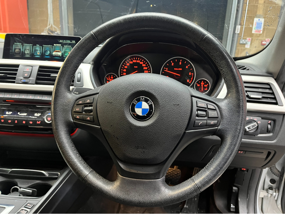 2017 BMW 3 Series €17950! 2017 BMW 320D 2.0 AUTOMATIC / ELECTRIC MEMORY SEATS / REVERSE CAMERA / CRUISE CONTROL €17,950