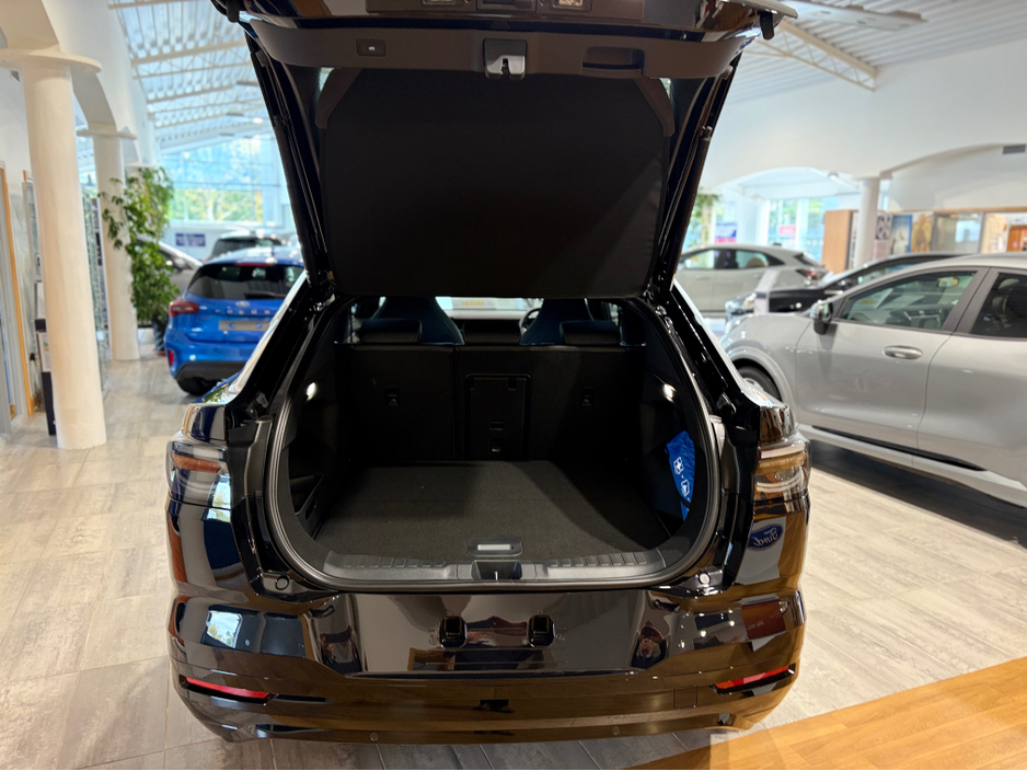 2026 Ford Capri PREMIUM 5DR 77KWH ZE2 CT €54,500