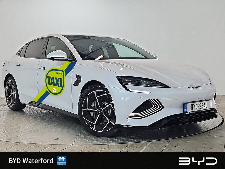 2026 BYD Seal TAXI OFFER *Finance Rates from 3.5%* Order Now for 261 Delivery DESIGN MODEL - 82.5kWh battery, 313HP, up to 570km range. Features include Adaptive Cruise Control, Heat Pump, 15.6" Electric Rotary Tou €28,980