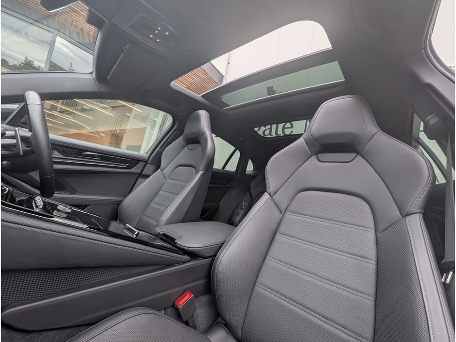 2025 Porsche Panamera Hybrid 4 - 4+1 Adaptive Cruise Control *ARRIVING SOON* €129,888