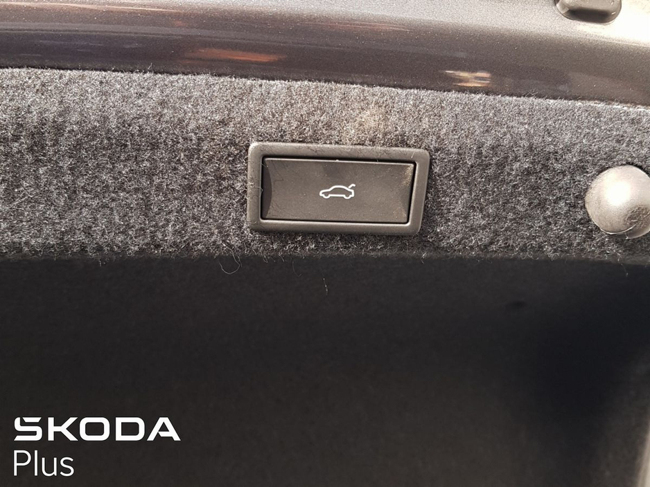 2025 Skoda Octavia SPORTLINE 2.0TDI 150HP DSG €42,950