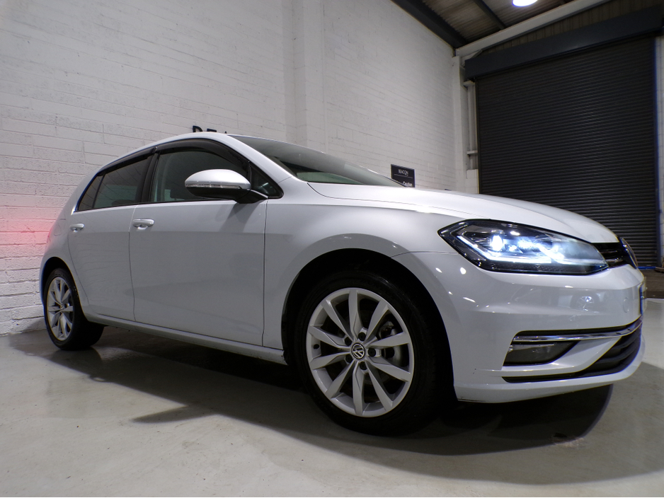 2018 Volkswagen Golf *2018*14,000 MILES*AUTO*VW GOLF MARK 7.5*COLOUR CAMERA*SAT-NAV*APPLE-CARPLAY*ANDROID AUTO*UP-GRADED VW ALLOYS*XL MEDIA*FLAT-BOTTOM SPORT STEERING WHEEL WITH ADAPTIVE CRUISE CONTROL**RADAR ASSIST €18,900