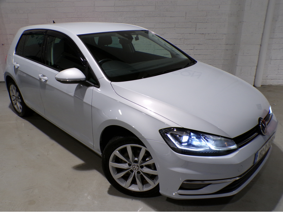 2018 Volkswagen Golf *2018*14,000 MILES*AUTO*VW GOLF MARK 7.5*COLOUR CAMERA*SAT-NAV*APPLE-CARPLAY*ANDROID AUTO*UP-GRADED VW ALLOYS*XL MEDIA*FLAT-BOTTOM SPORT STEERING WHEEL WITH ADAPTIVE CRUISE CONTROL**RADAR ASSIST €18,900