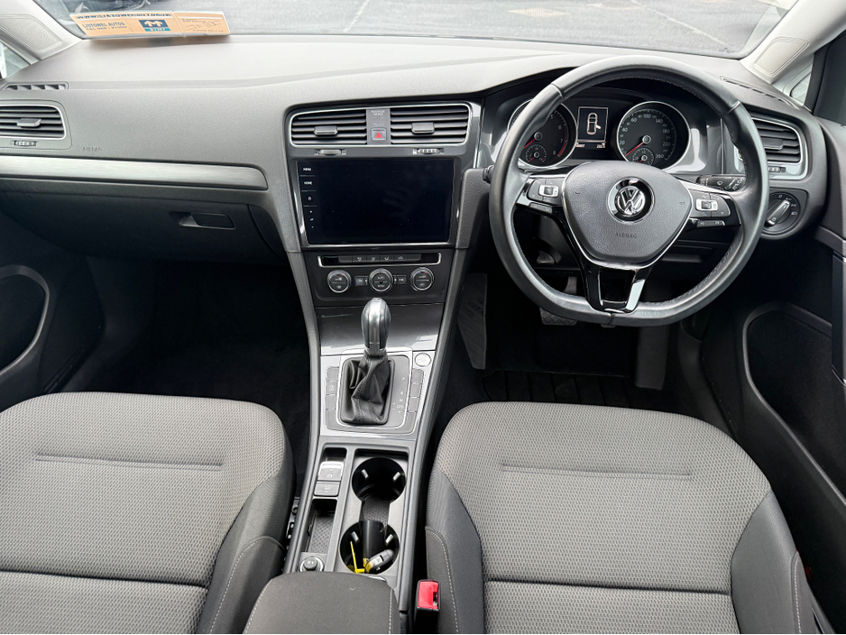 2017 Volkswagen Golf COMFORTLINE 1.2 AUTOMATIC * REAR VIEW CAMERA, AUTO LIGHTS, ADAPTIVE CRUISE CONTROL, POWERED FOLDING HEATED MIRRORS, LUMBAR SUPPORT, 2 KEYS, TOUCH SCREEN RADIO, MULTIFUNCTION STEERING WHEEL* €17,950