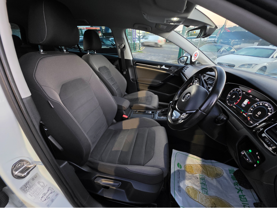 2017 Volkswagen Golf ( 172 REG ) HIGHLINE 1.4 MK7.5 SAT NAV PACK - VIRTUAL CLOCKS -REVERSE CAMERA - NAVIGATION - CARPLAY - ANDROID AUTO- BLIND SPOT REAR TRAFFIC ASSIST - DISCOVER PRO €17,950