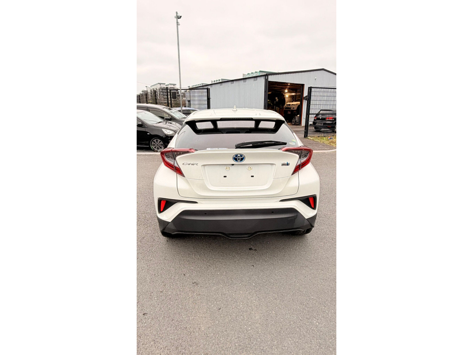 2019 Toyota C-HR 1.8 HYBRID LUNA €22,499