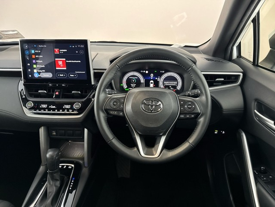 2023 Toyota Corolla Cross 2.0 Sport Hybrid *Black Roof* €34,950