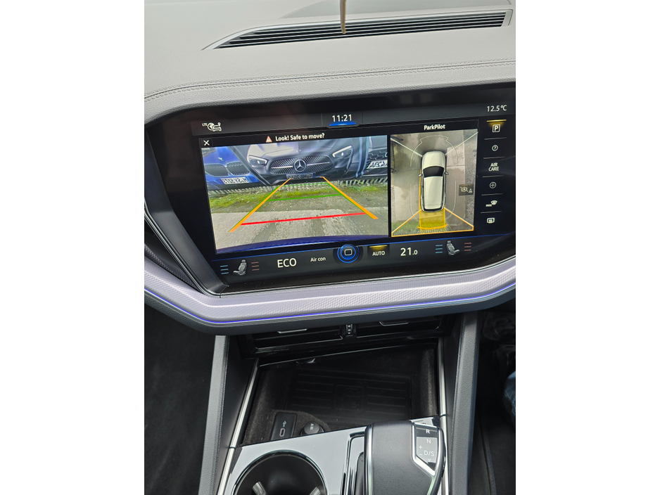 2023 Volkswagen Touareg 3.0TSI V6 R-LINE 462BHP 5DR LAPIZ BLUE +MAXTON KIT STUNNING! €67,950