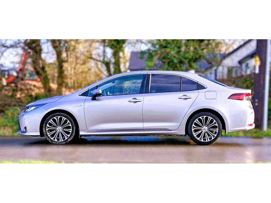 2022 Toyota Corolla HYBRID LUNA SPORT 4DR €26,000