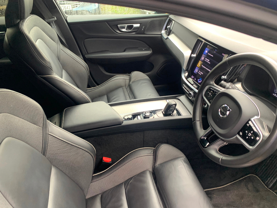 2021 Volvo V60 2.0 B4 197 BHP DSL R-DESIGN AUTO // ONE OWNER // FULL SERVICE HISTORY // STUNNING CONDITION 02/27 NCT // €270 ROAD TAX // €30,950