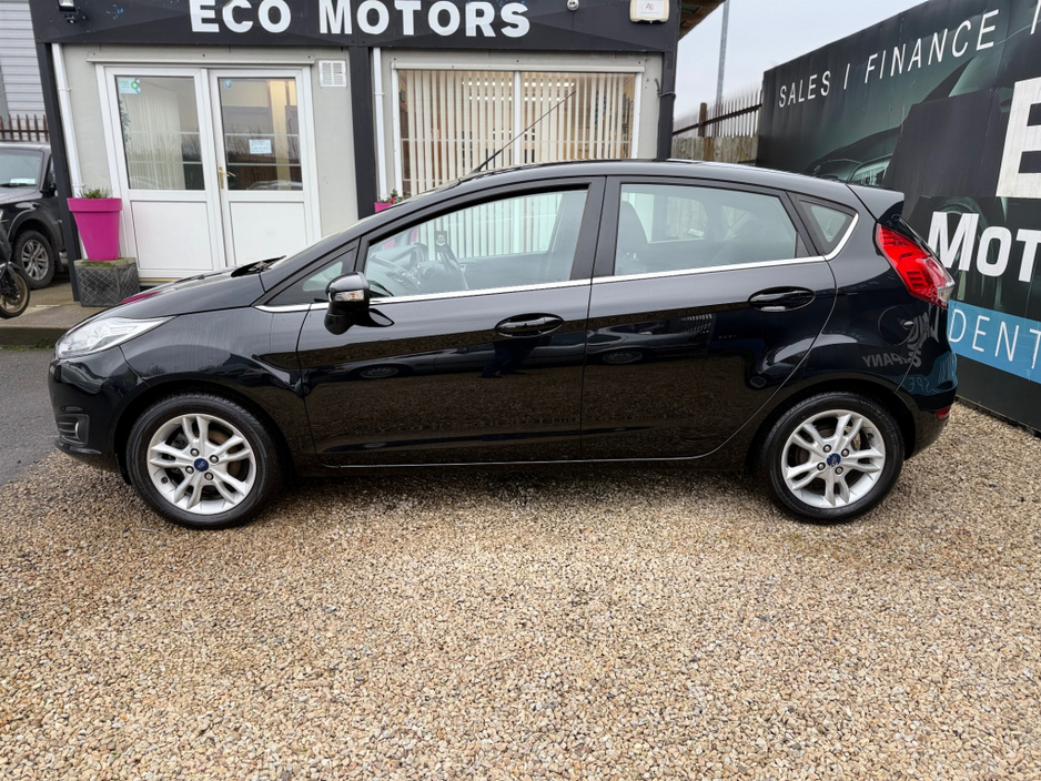 2016 Ford Fiesta ZETEC 1.5 TDCI - EXCELLENT MPGS - LOW MILES - LOW TAX (180 P/A) - NEW NCT TO 01/2028 ! €9,995