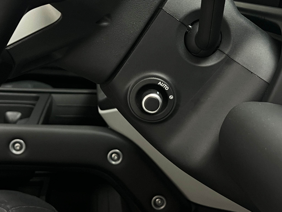 2024 Land Rover Defender HSE X-DYNAMIC P400E €87,990