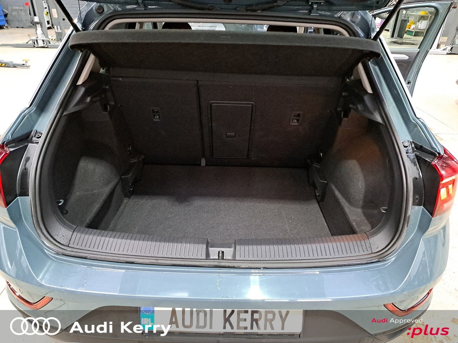 2023 Volkswagen T-Roc 2.0TDI 116HP LIFE €31,950