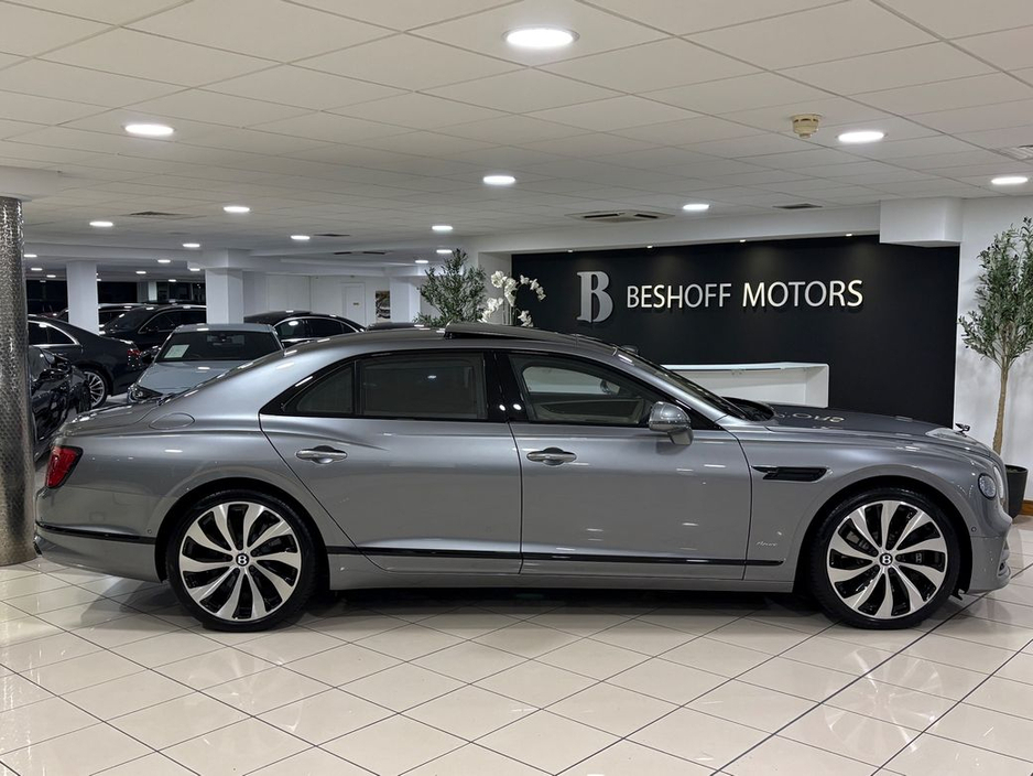 2025 Bentley Flying Spur 3.0 V6 E-HYBRID AZURE=AS NEW//HUGE SPEC=PAN ROOF//BALANCE OF BENTLEY WARRANTY=ONLY €150 ANNUAL ROAD TAX//TAILORED FINANCE PACKAGES AVAILABLE=TRADE INS €249,995