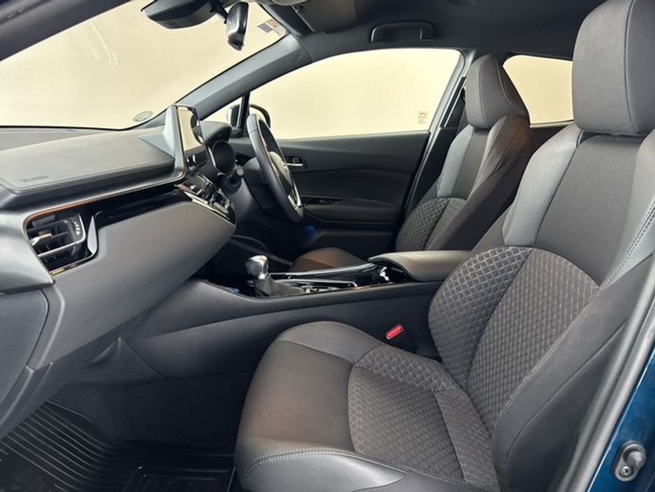 2023 Toyota C-HR HYBRID SPORT €31,450