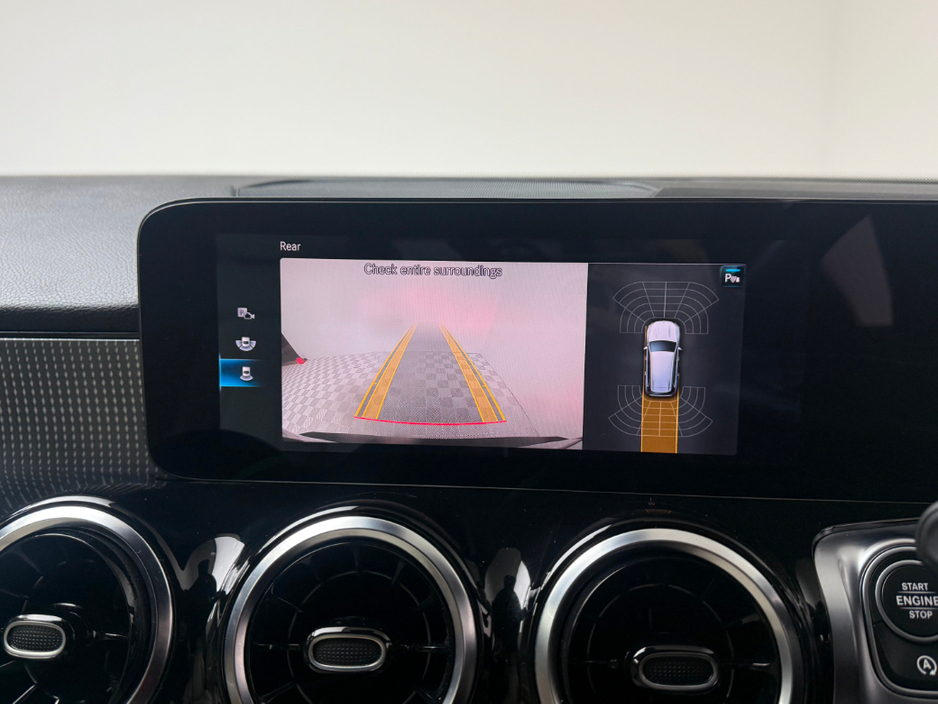 2023 Mercedes-Benz GLB GLB 200 €39,990