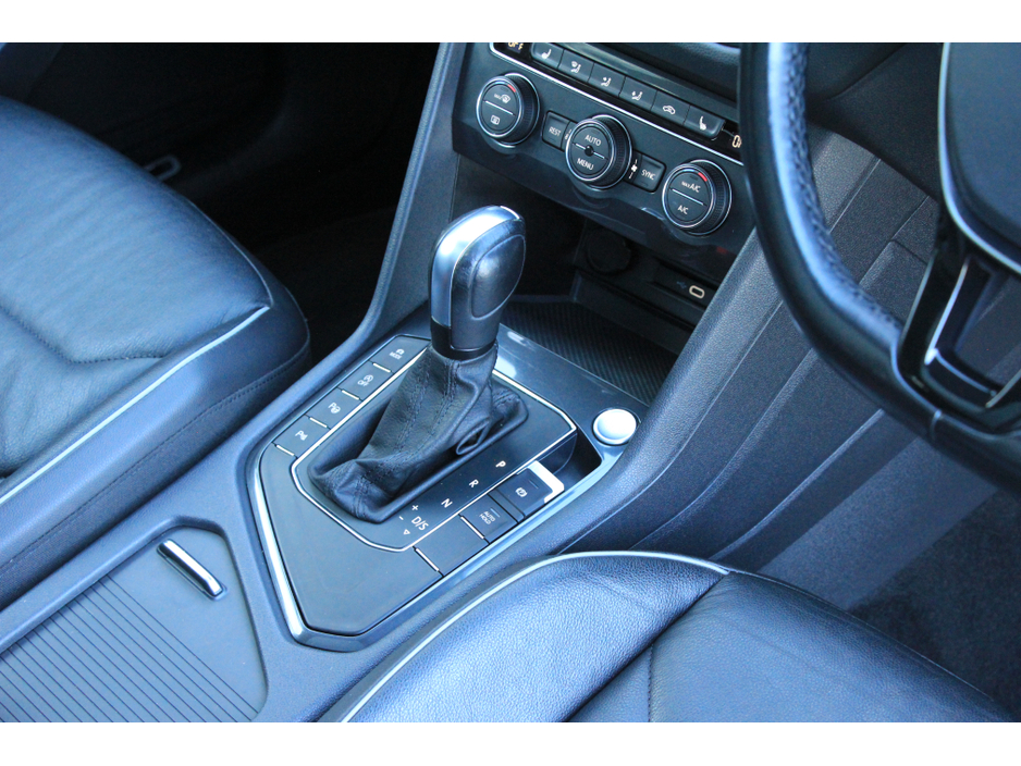 2022 Volkswagen Tiguan Allspace Black Edition R Line * Sunroof * 7 Seats €43,950