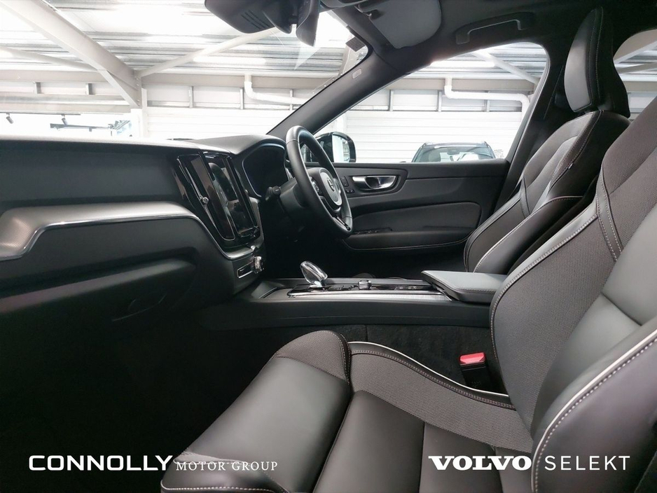 2025 Volvo XC60 Plus Black Ed T6 PHEV €573pm €65,495