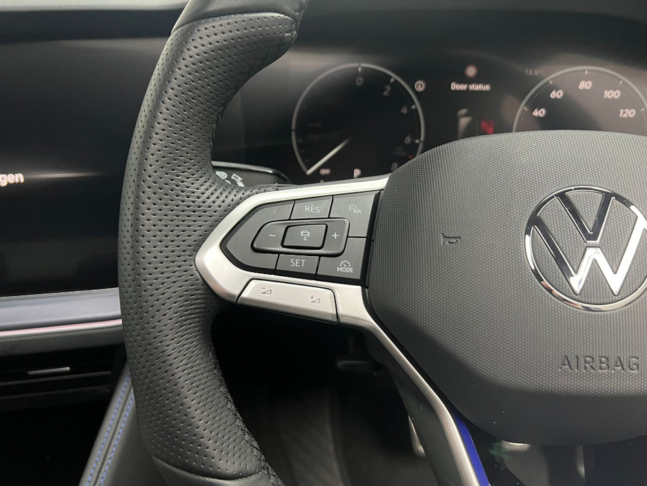 2025 Volkswagen Touareg R V6 3.0 TSI PHEV 462HP €89,990